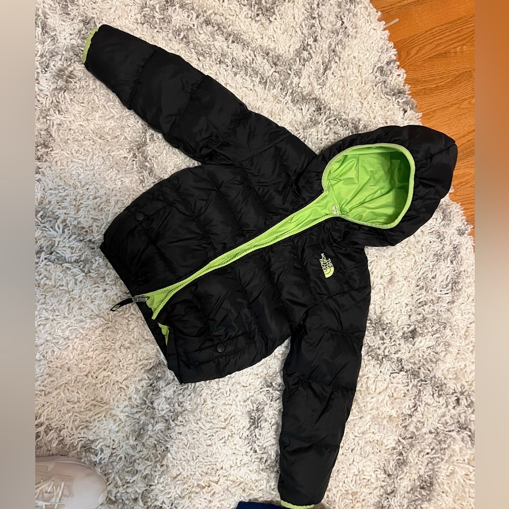 North Face Kid’s Size 5 (XXS) Down Filled Reversible Jacket EUC